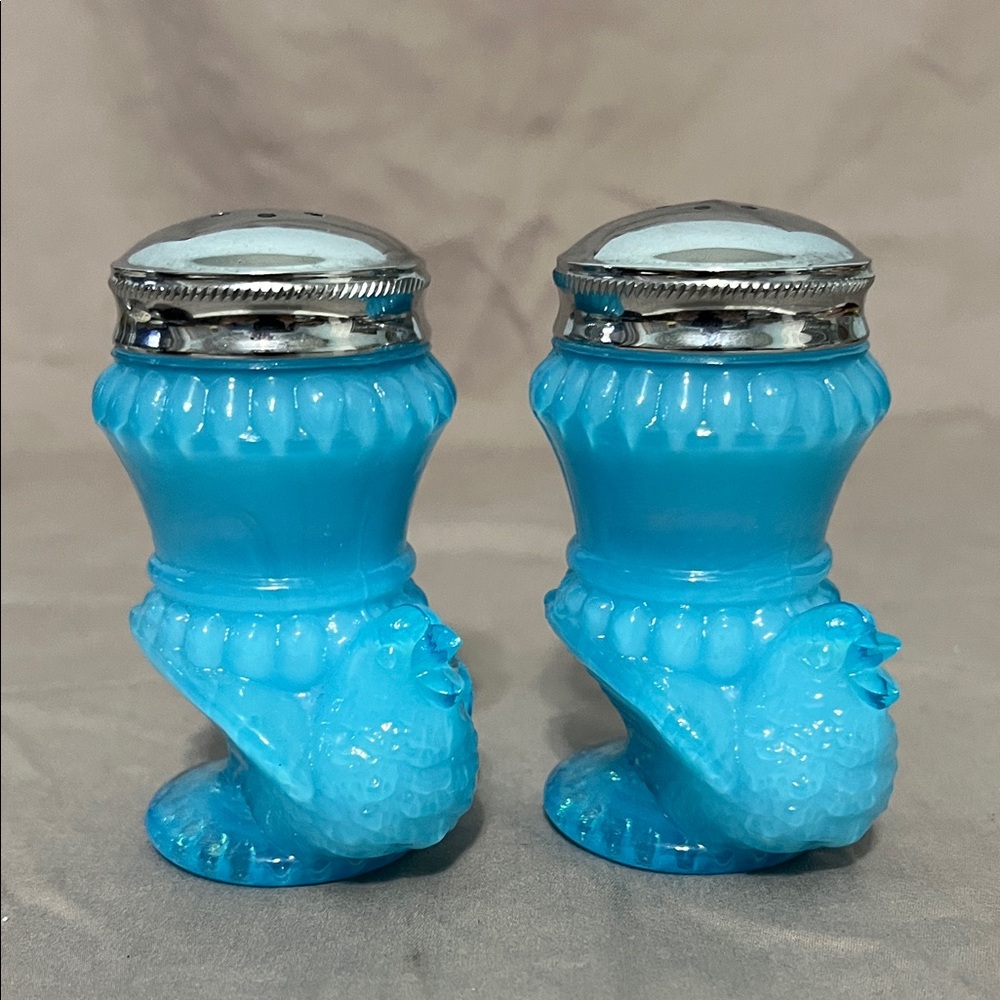 Vintage Degenhart Milk Blue Bird Glass Salt and Pepper Shakers
